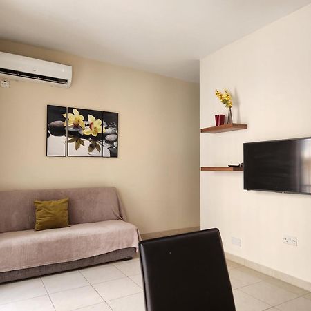 Sea Views Apartment-Wifi-Sleep 5 Marsaskala Exterior photo